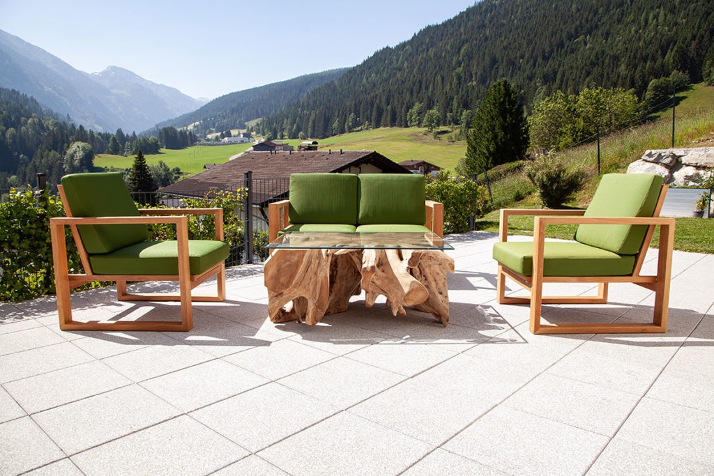 Lounge, hochwertige Gartenmöbel aus Massiv-Holz